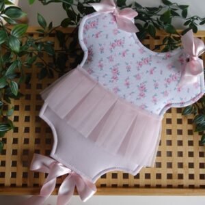Pembe çiçekli kız bebek anı albümü ön görünüm